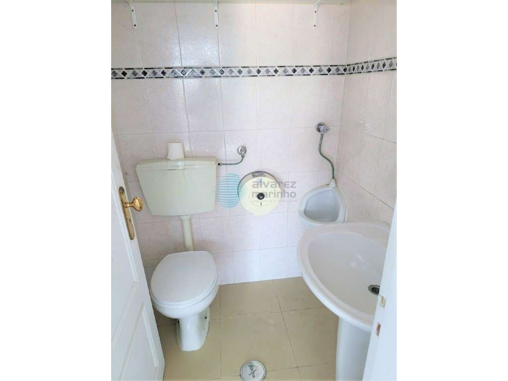 Loja de 37 m2 localizada em zona central de Algueirão - Mem Martins - Grande imagem: 5/8