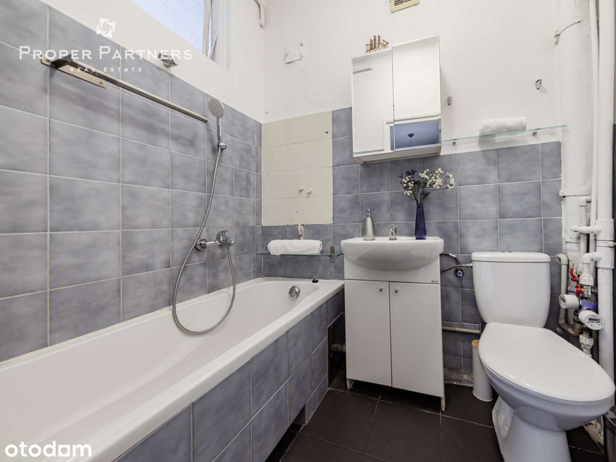 2 pokoje z oddzielną kuchnią w kamienicy Śródmieśc-14