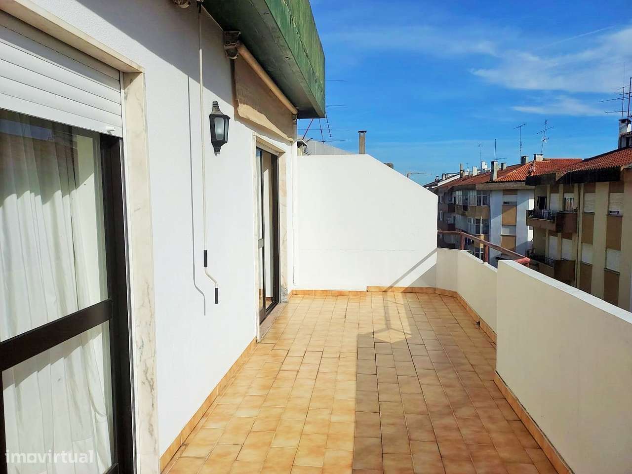 Apartamento T2 com garagem e terraço em Ourém-10