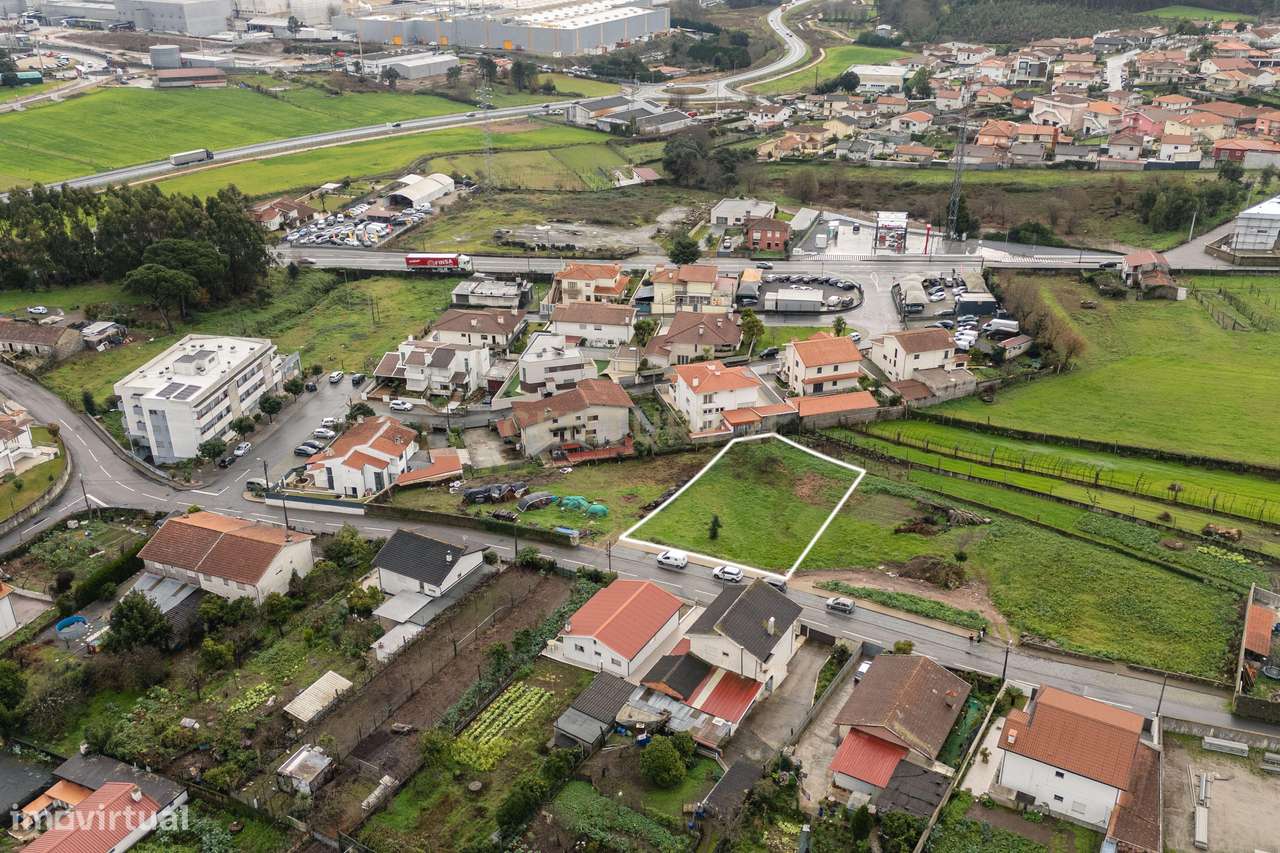 Terreno para Construção de moradia térrea com 1152m2 e 256m2 de implan-5