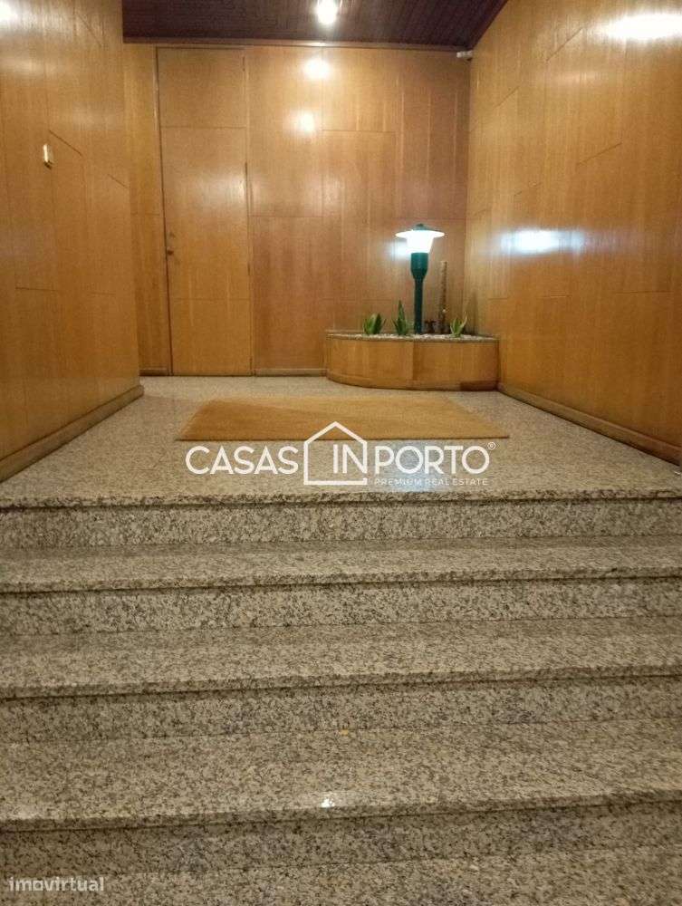 Apartamento T1+1 Mobilado proximo ao Corte Inglês - Mafamude - Grande imagem: 3/12