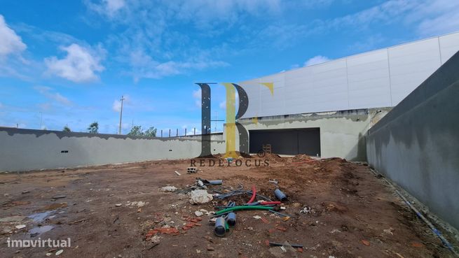 Moradia nova com piscina em Santa Maria de Lamas-17
