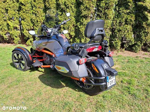 Can-Am Spyder - 4