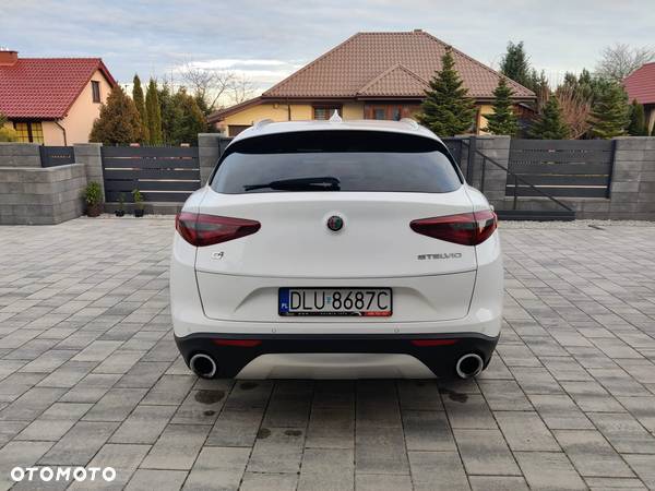 Alfa Romeo Stelvio - 7