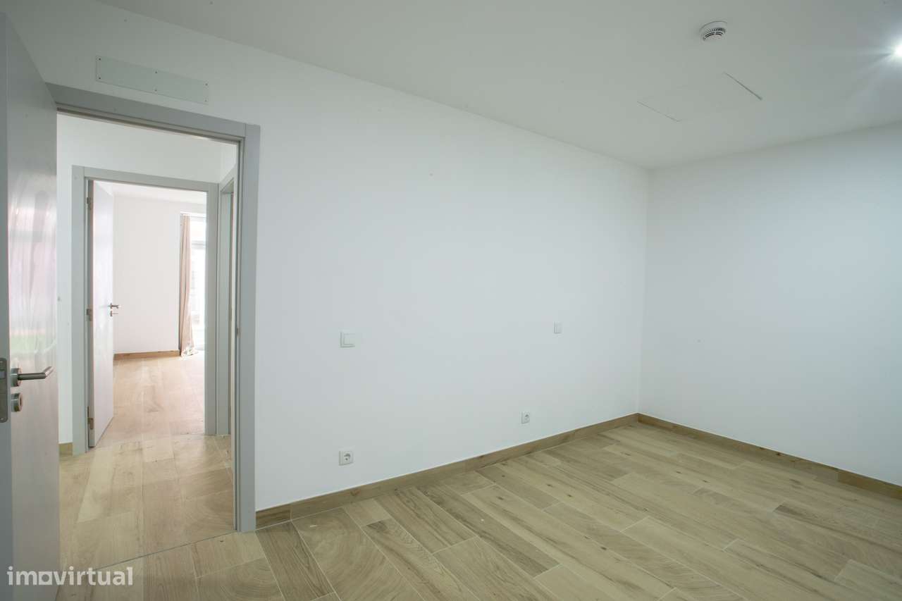 +6% Yield | Luxury Garden T2 no Centro Histórico do Porto – 107m²-23