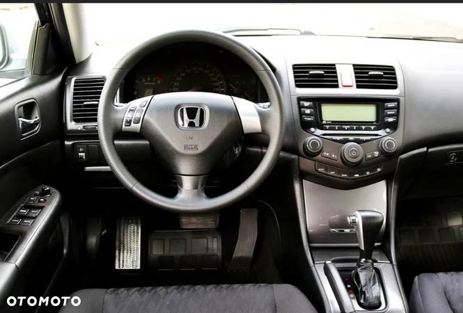 Honda Accord 2.0 Comfort - 9