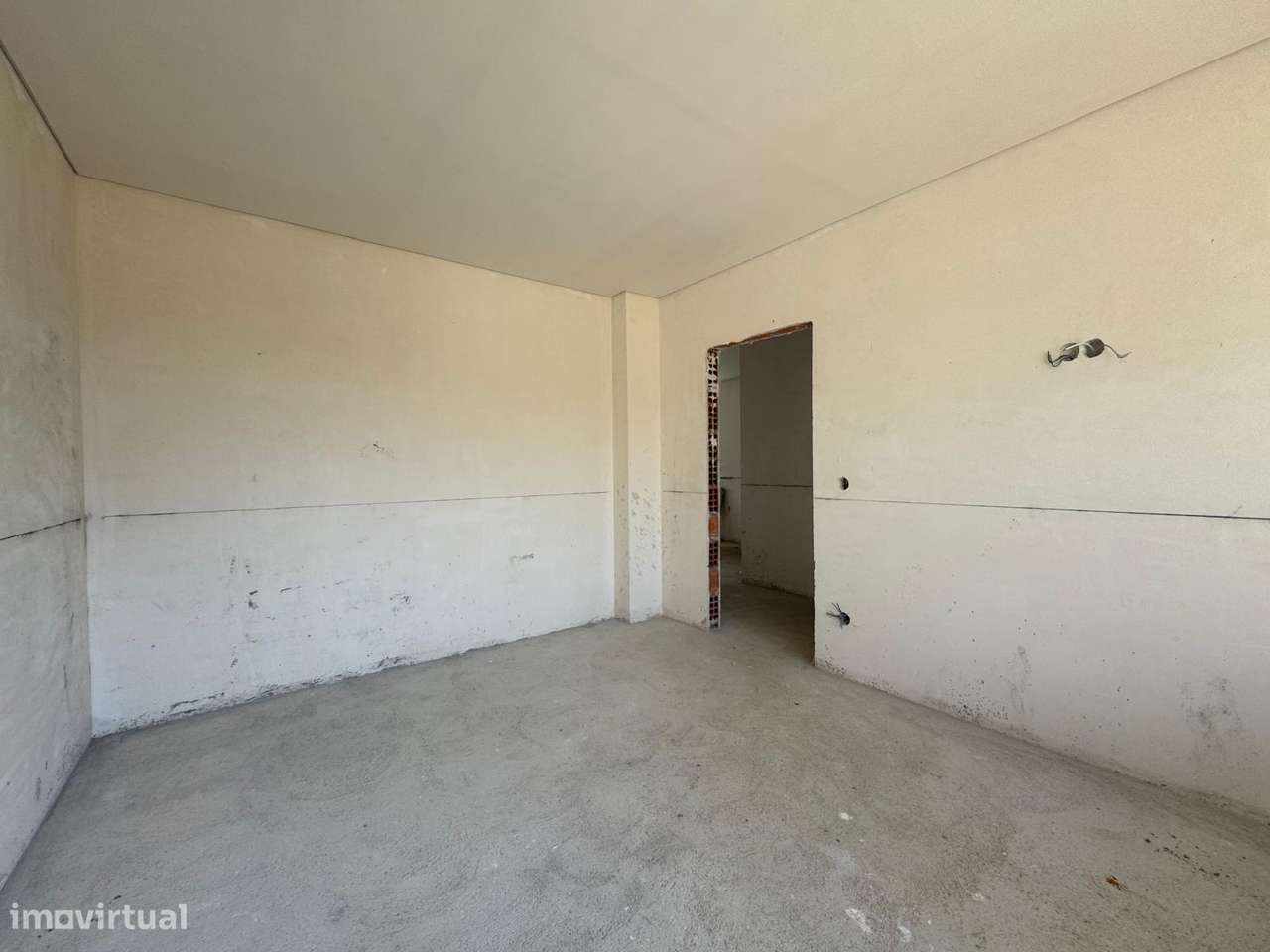 Moradia T3+1 em construção com excelente localização - Exclusivo-14