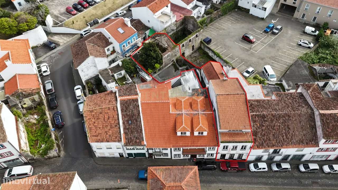 Moradia localizada na histórica cidade de Angra do Heroísmo - Grande imagem: 5/28
