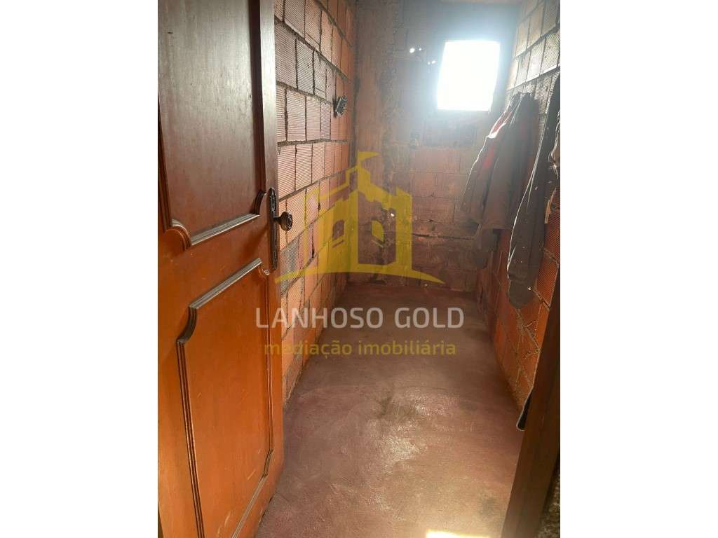 Moradia T3 para Reconstrução em Verim, Póvoa de Lanhoso - Grande imagem: 4/10