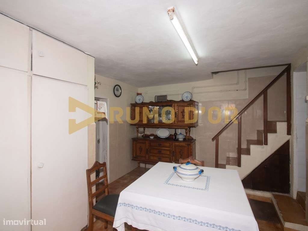 2 Moradias T3 para Recuperar em Penafirme da Ventosa, Alenquer-26