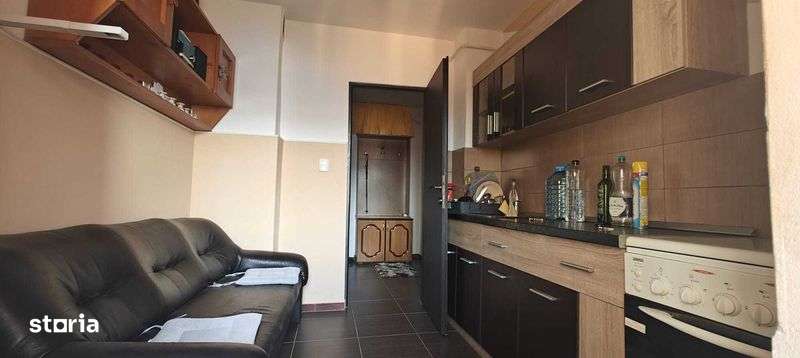 Vand ap. la 45 min de domeniile Straja,Parang si Ranca.Pret:48000 euro - Imagine principală: 5/6