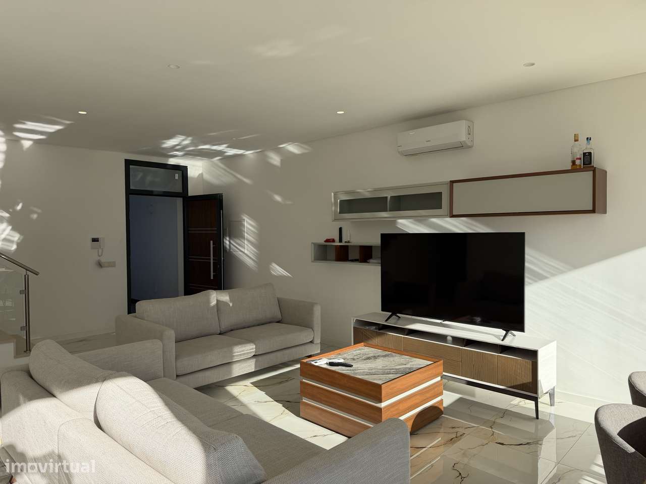 Moradia T4 NOVA com box e piscina-6