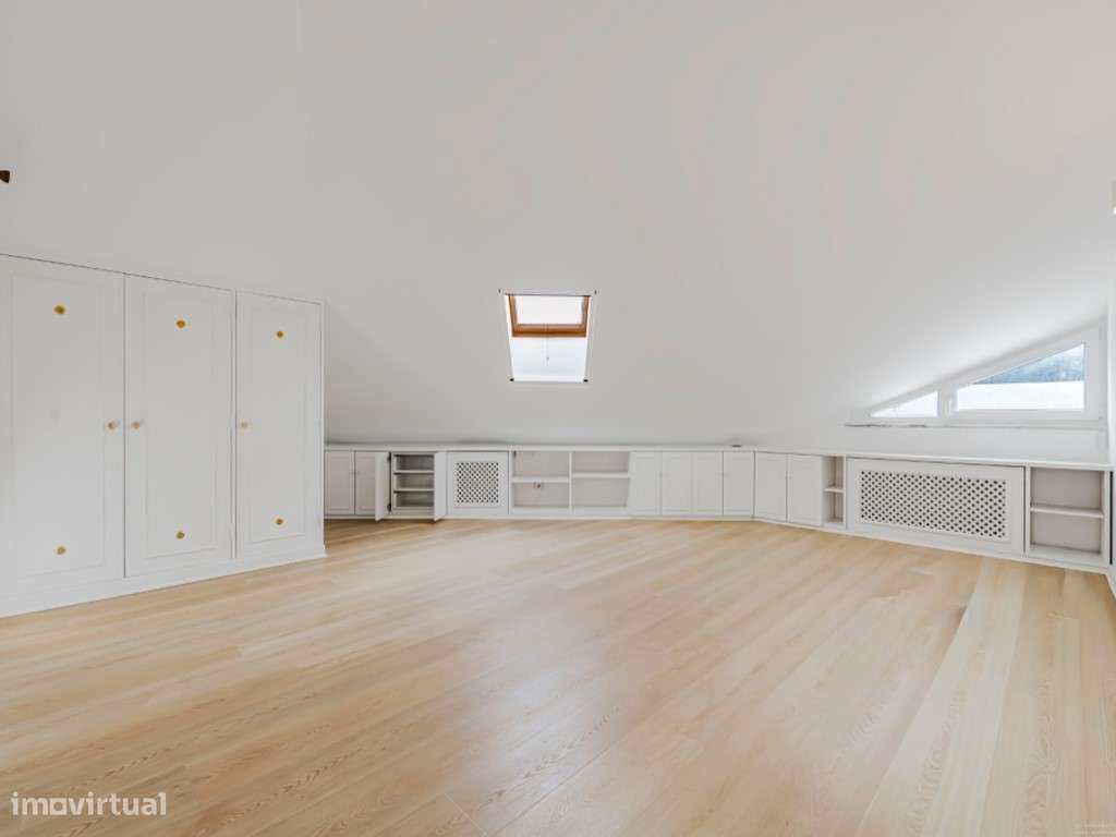 Moradia Independente T4, jardim e piscina, Estoril-21