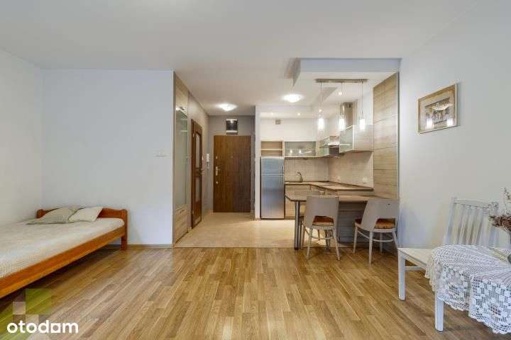 Przestronna, cicha kawalerka z balkonem na park! - Pełny obrazek: 4/9