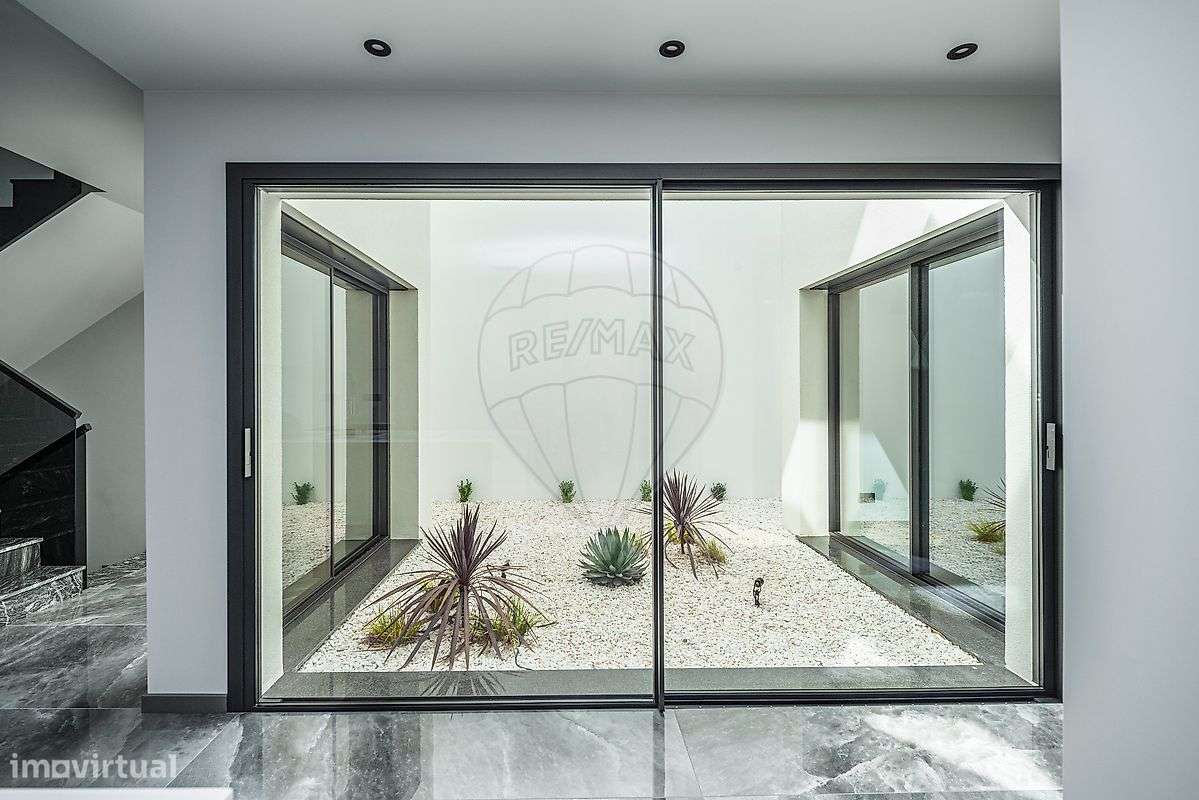 Moradia T4 para venda-5