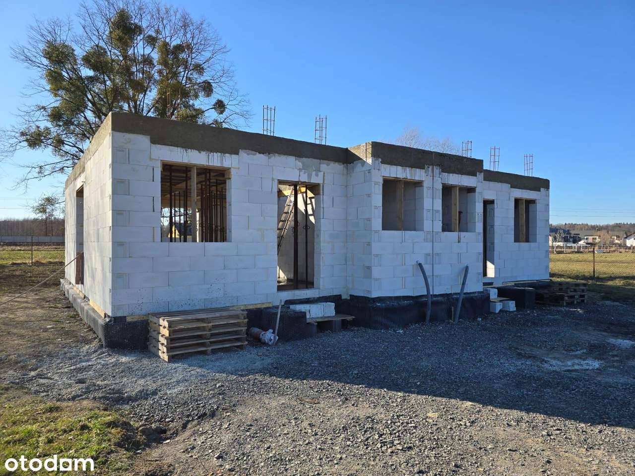 OSIEDLE POD WIERZBAMI-Nowe domy z garażami w Bładnicach Dolnych-14