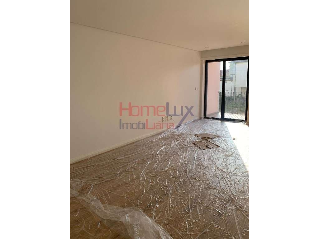 T2 no Centro de Tondela - Nascente com Garagem e Arrumo - Grande imagem: 3/7