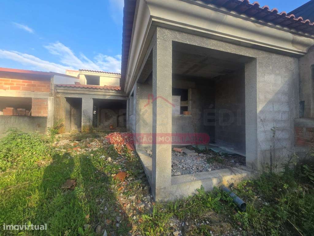 Moradia C/ dois pisos em Construção - Águeda-4