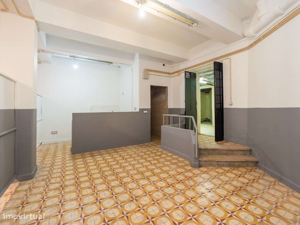 Loja para Investimento ou Comércio - Falagueira, Amadora-27