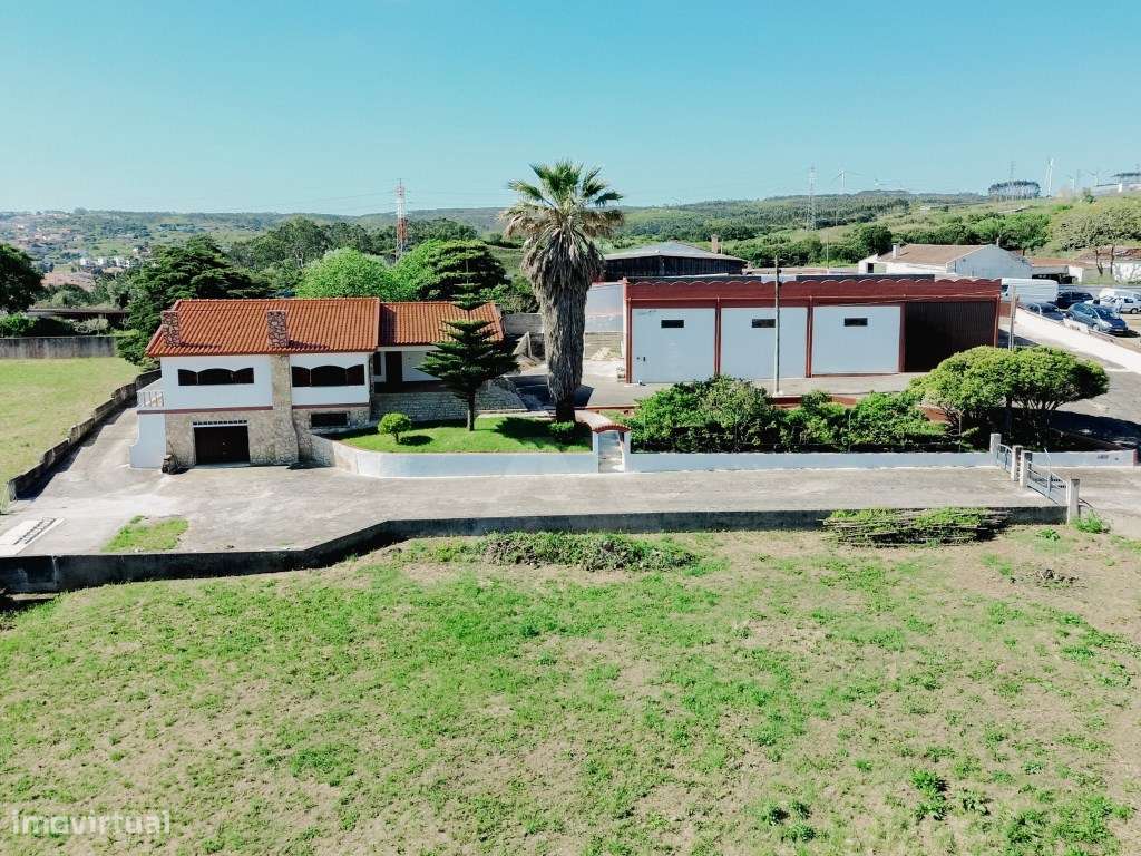 Moradia T3 com Armazém Independente em Óbidos - Grande imagem: 2/33