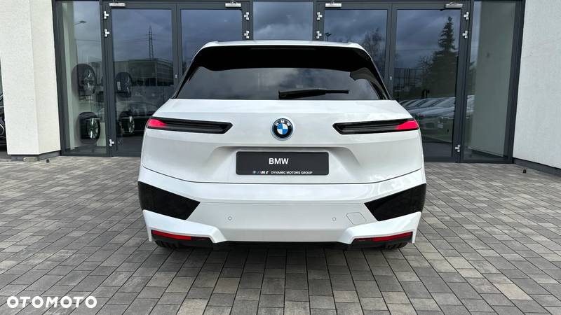 BMW iX xDrive40 - 7