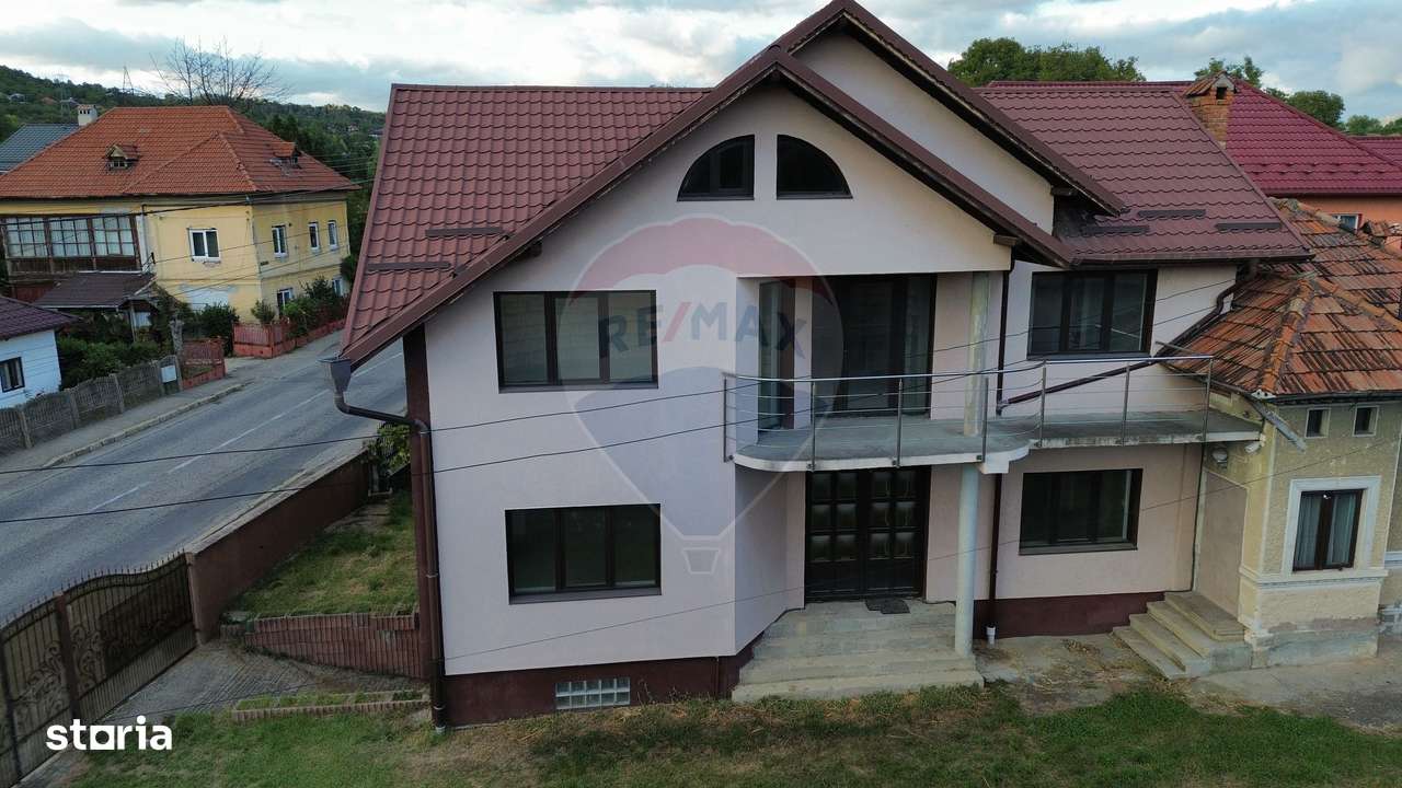 Casă de vânzare în Câmpulung la preț de apartament.-2