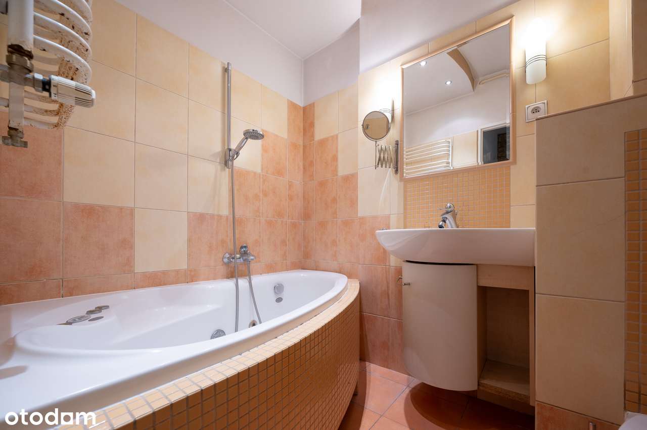 Przestronne mieszkanie przy ul. Reduta | Do własnej aranżacji-9