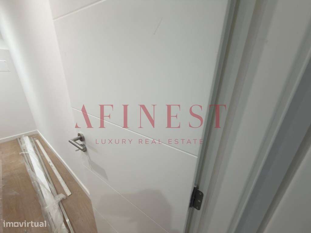 APARTAMENTO T2 RENOVADO COM AMPLO TERRAÇO NA PRAÇA DA IGREJA - AMADORA-12