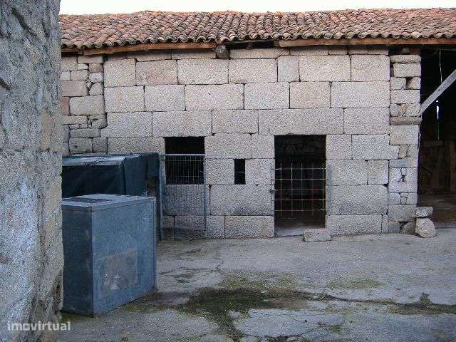 Quinta em Chaves Terreno 50 Ha (500 mil M2) Construção 1.593 m2-5