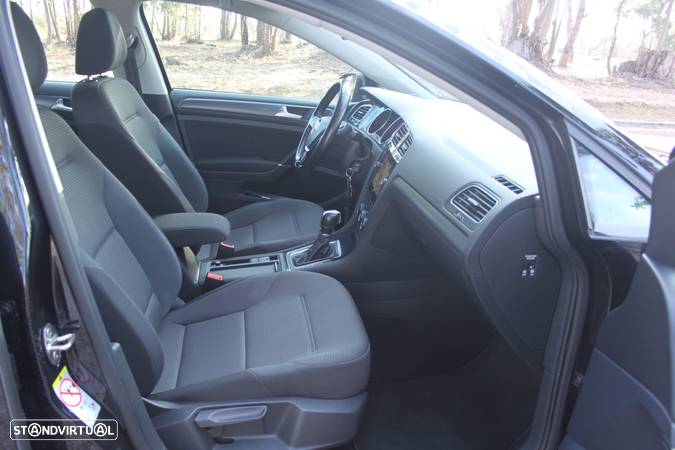 VW Golf Variant 1.6 TDi Confortline DSG - 16