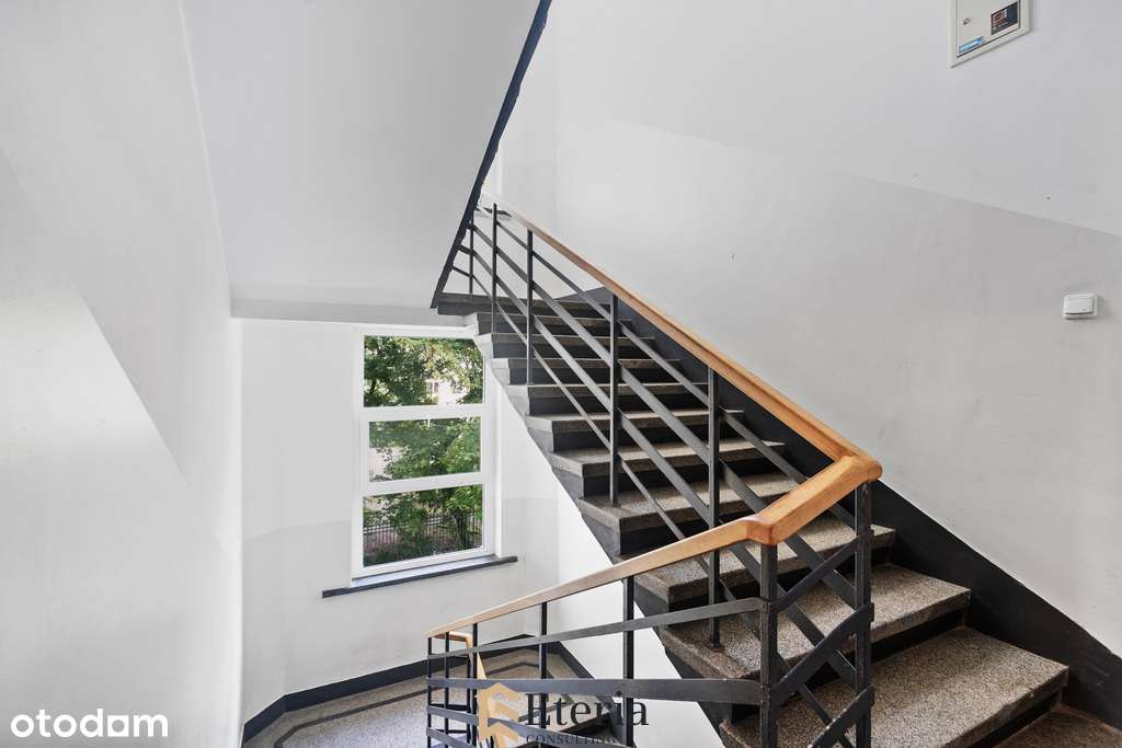 Kamienica 1936-2 balkony-Wysokość 3m-Rozbrat 20-13