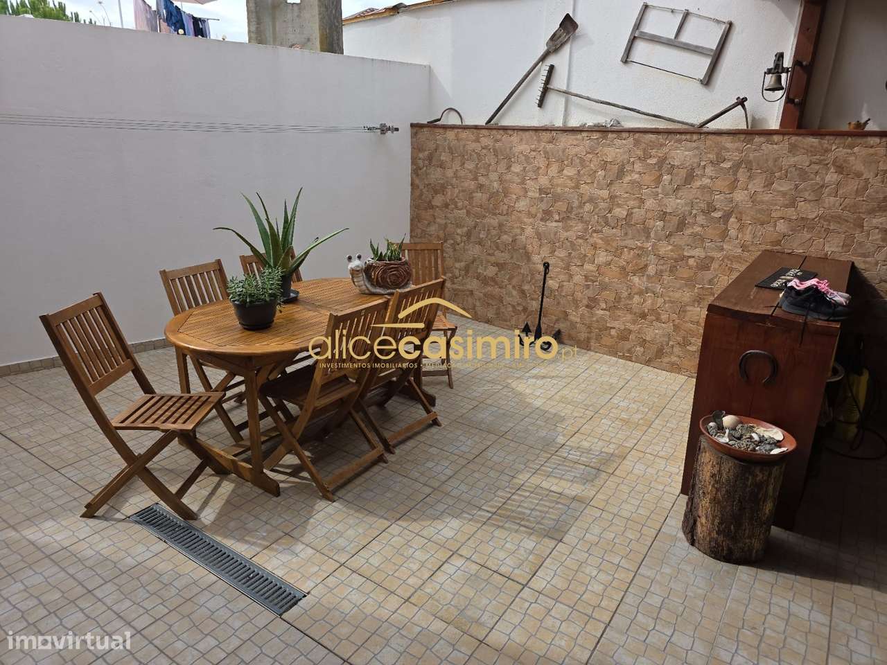 Moradia T4 - boas áreas- excelente estado!-21