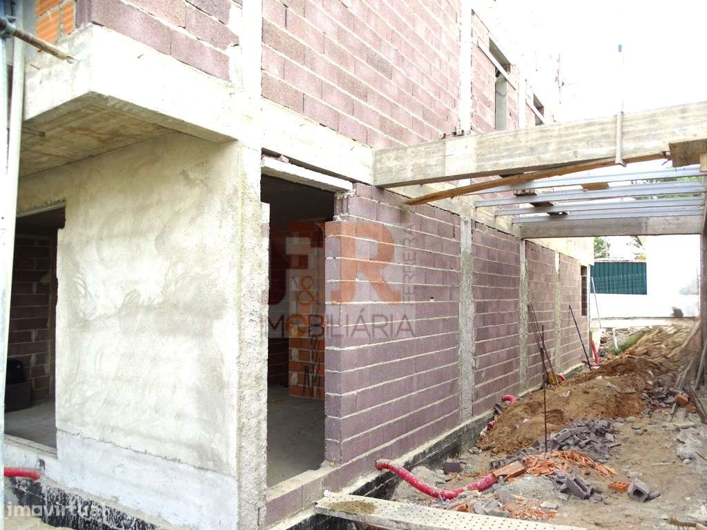 Moradia Geminada Gaveto T4 +sótão com Pérgula Fernão Ferro - Grande imagem: 5/31