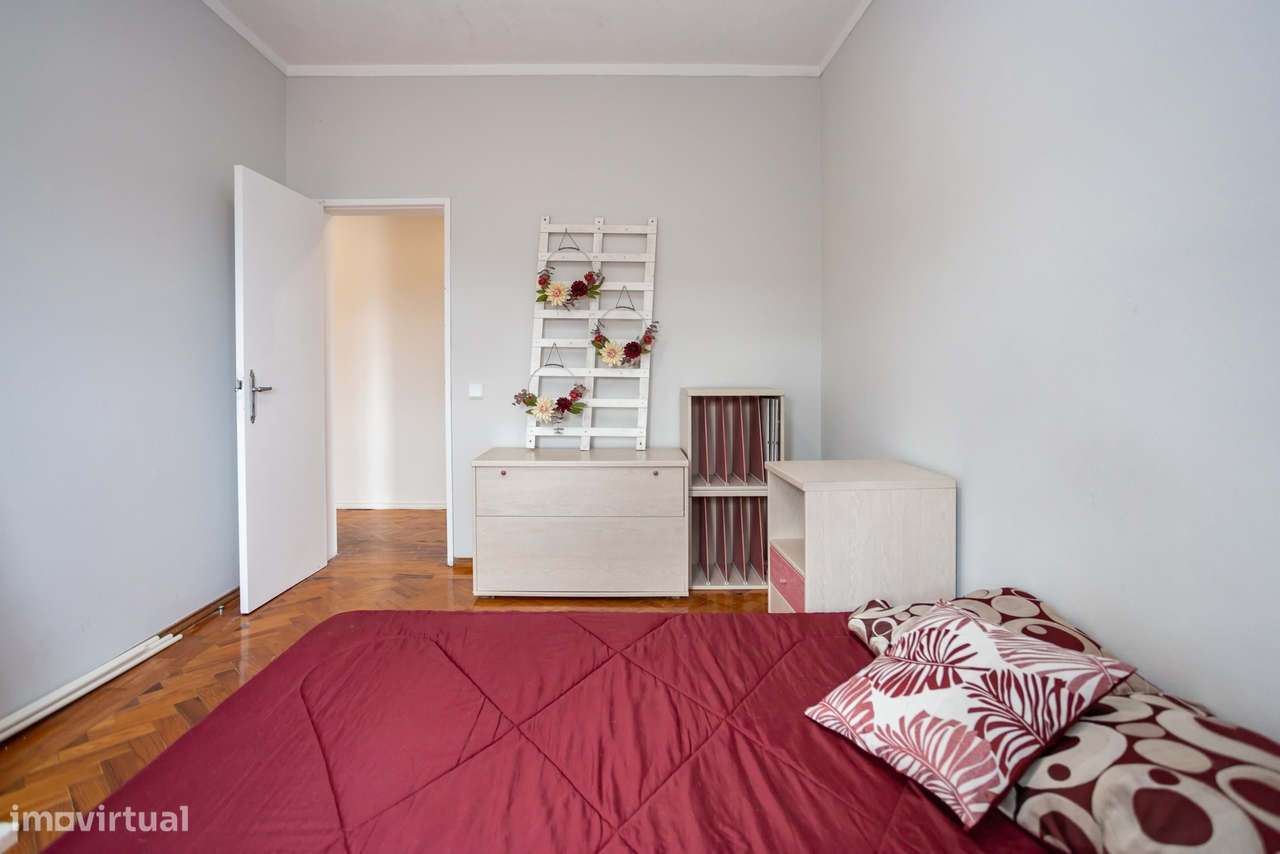 Moradia T5 com 223 m², Box e Sótão na Quinta da Peça, em Loures-17