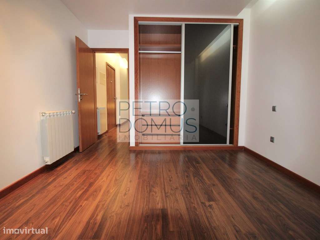 APARTAMENTO T1 - AV. MARQUÊS DE POMBAL - Grande imagem: 5/13