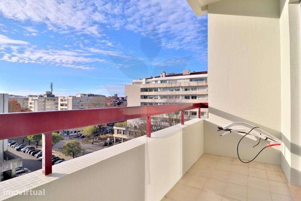 Apartamento T3 Renovado – São Victor, Braga-25