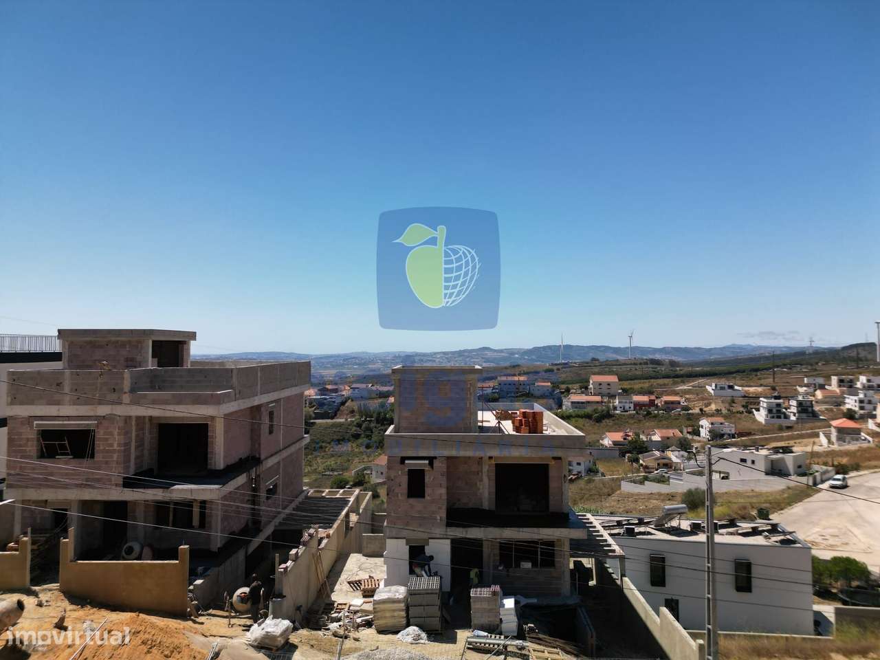 Terreno Urbano em Vialonga com Vista e Acessibilidade-22