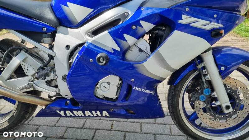 Yamaha R6 - 7