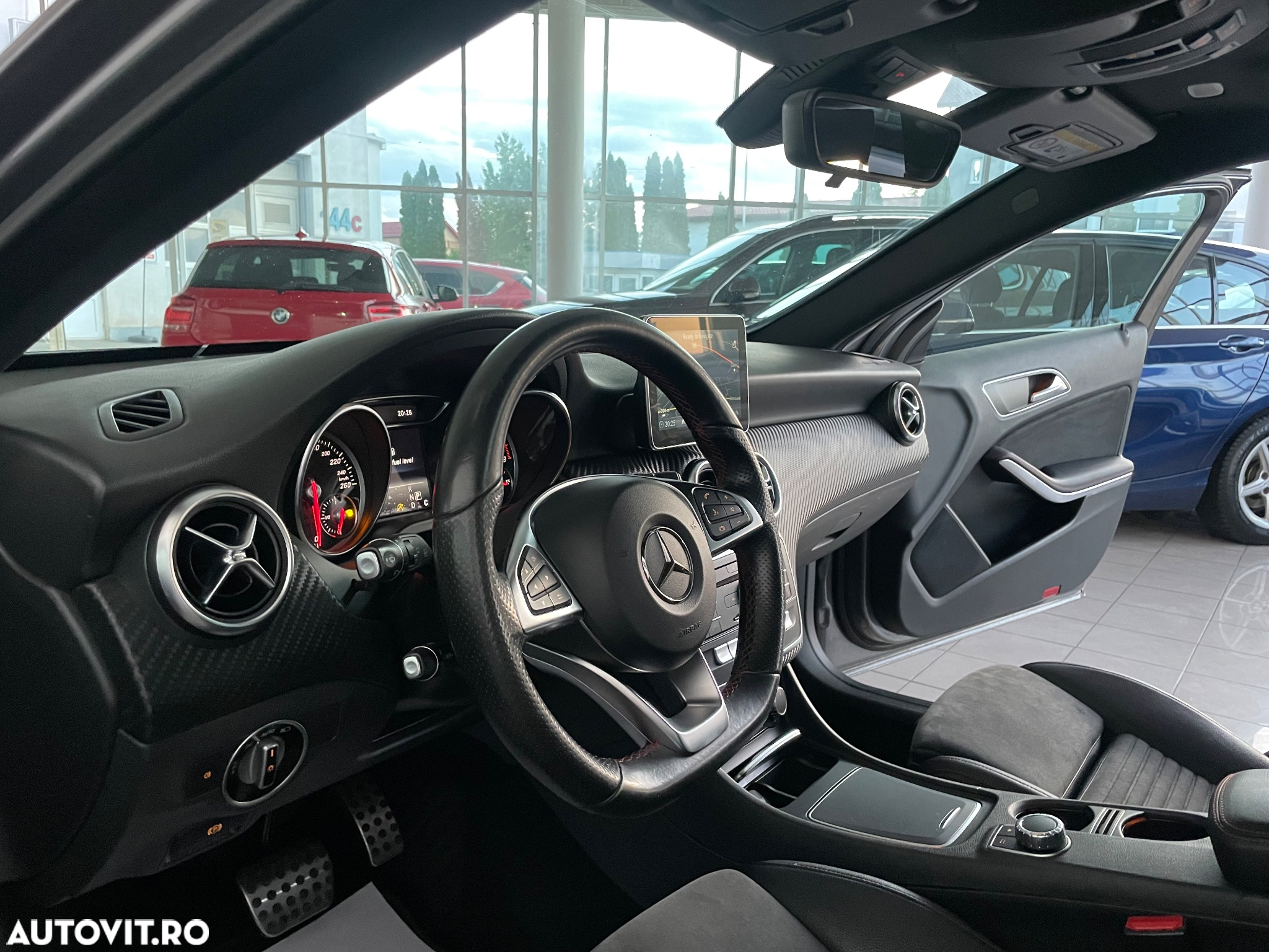 Mercedes-Benz A 160 7G-DCT AMG Line - 25