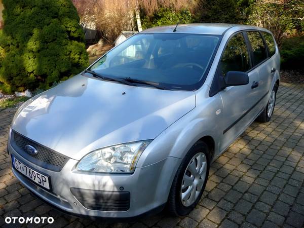 Ford Focus 1.4 Trend + - 21