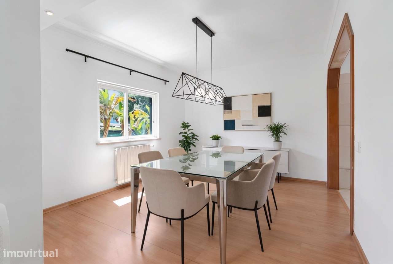 Moradia T4+1 com piscina e jardim, no Murganhal, Caxias-12