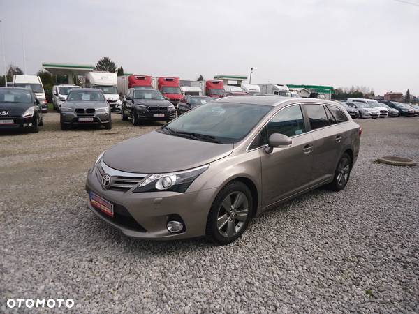 Toyota Avensis 2.0 D-4D Premium - 4