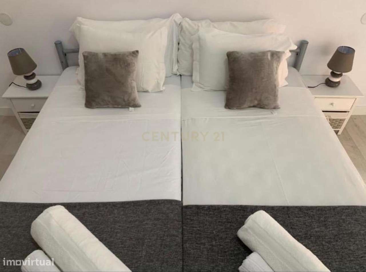 Apartamento T3 + 1 com Licença de Alojamento Local – Estrela/Campo de-14