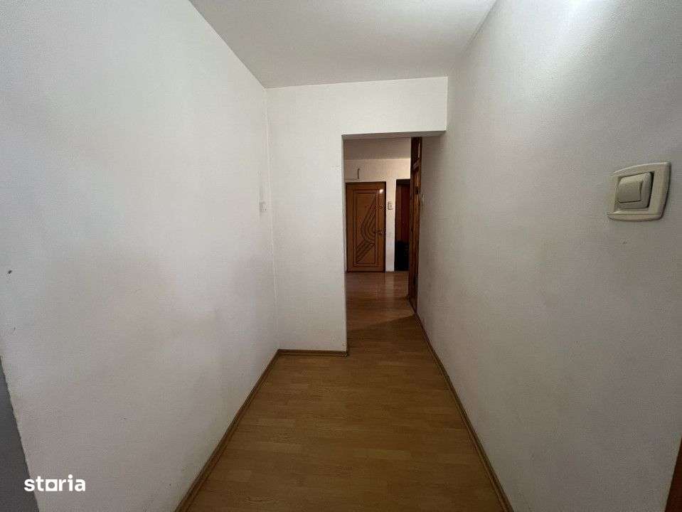 Apartament 4 camere zona Nicolina - Imagine principală: 4/10