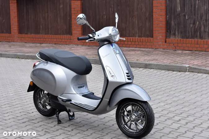 Piaggio Vespa - 2