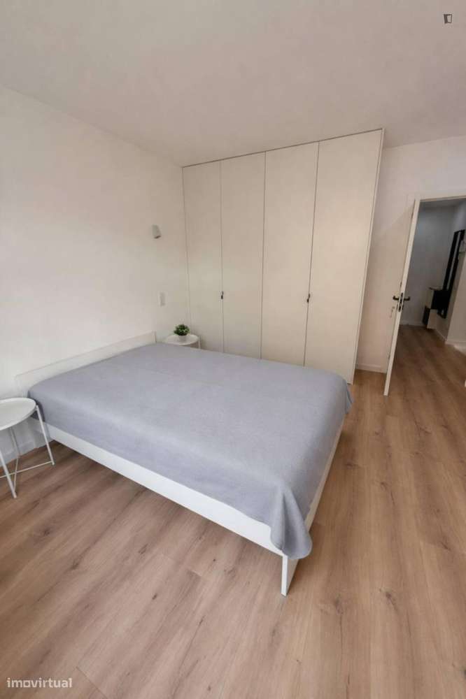 Apartamento com 1 quartos - localizado em Sé Porto - Grande imagem: 3/9