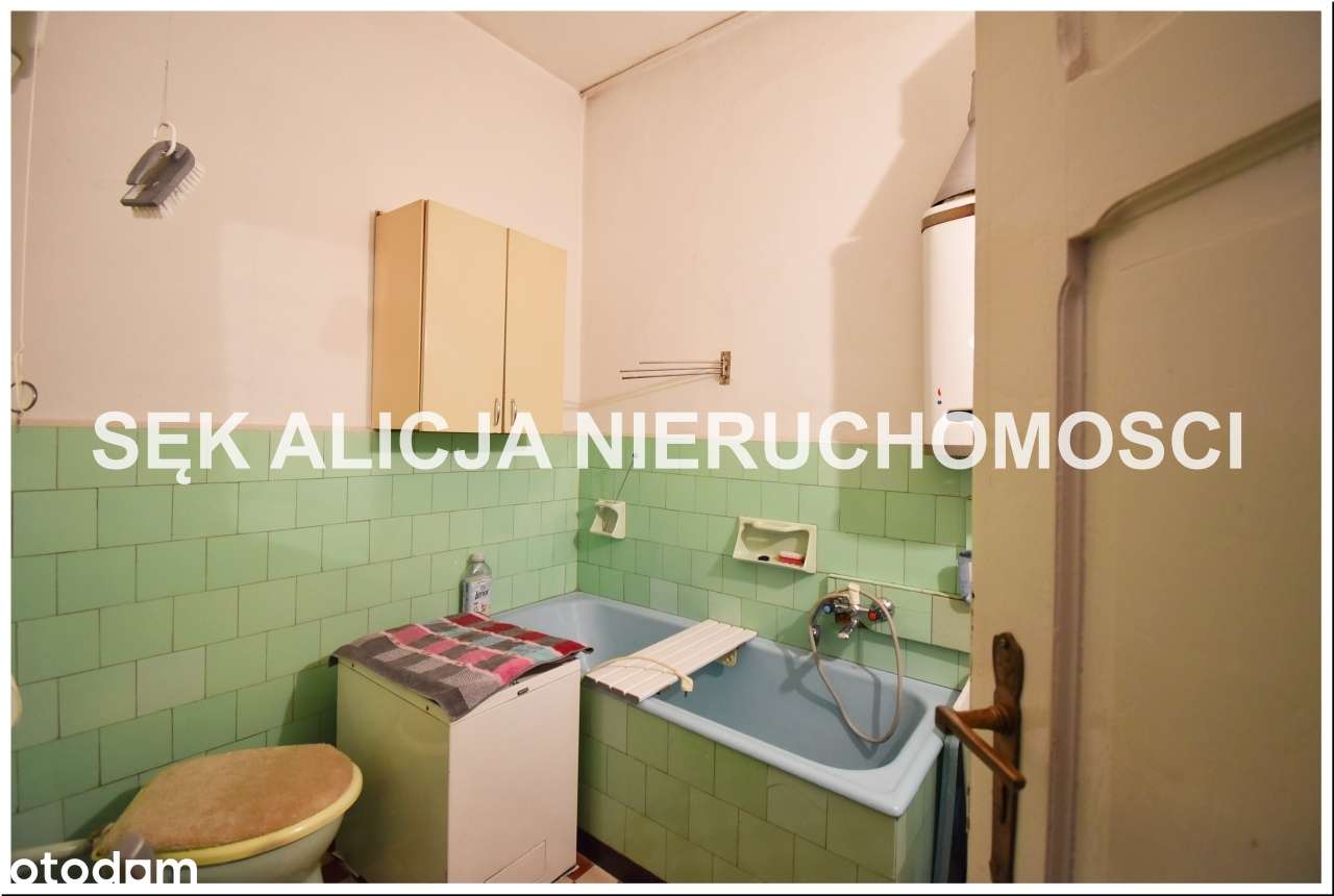 Kamienica z dużym parkingiem i ogrodem-3