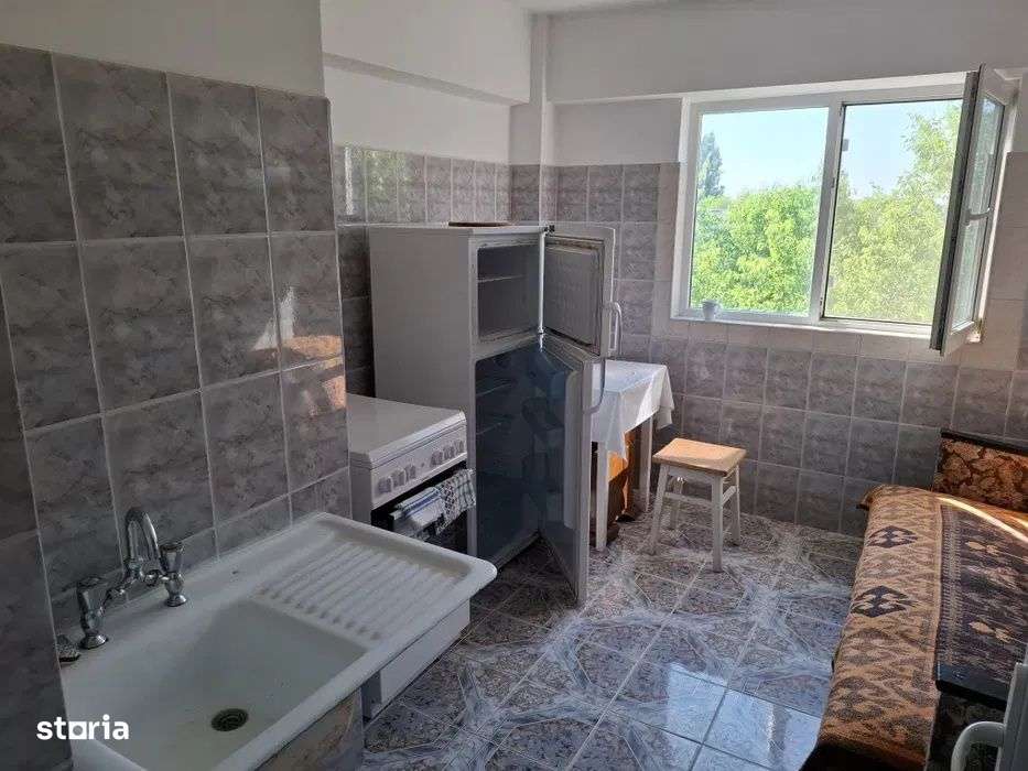 - Apartament 3 camere confort 1, zona Viziru 1. - Imagine principală: 4/7