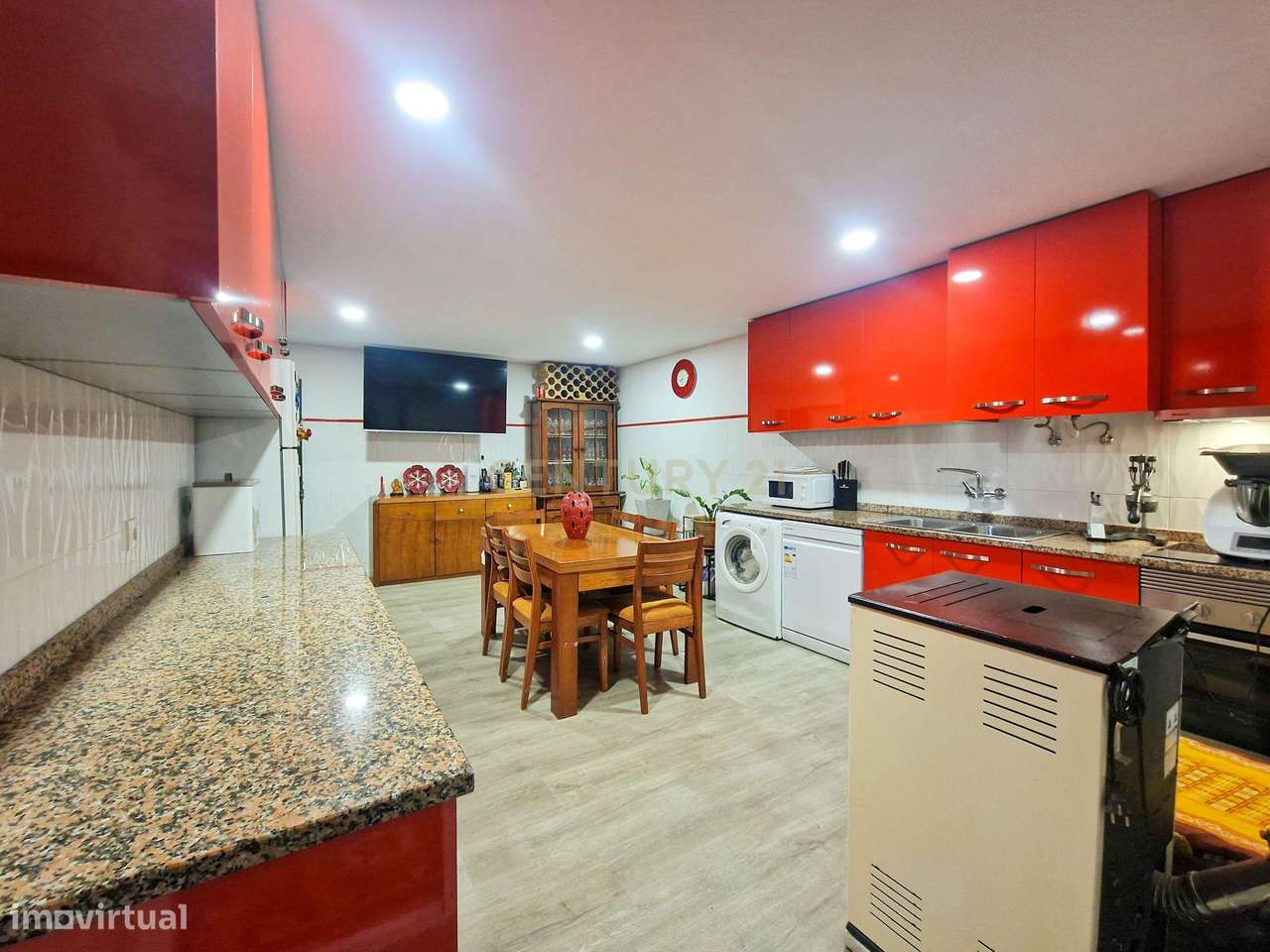 Moradia de rés do chão de 5 assoalhada e anexo 2 assoalhadas - Grande imagem: 2/30