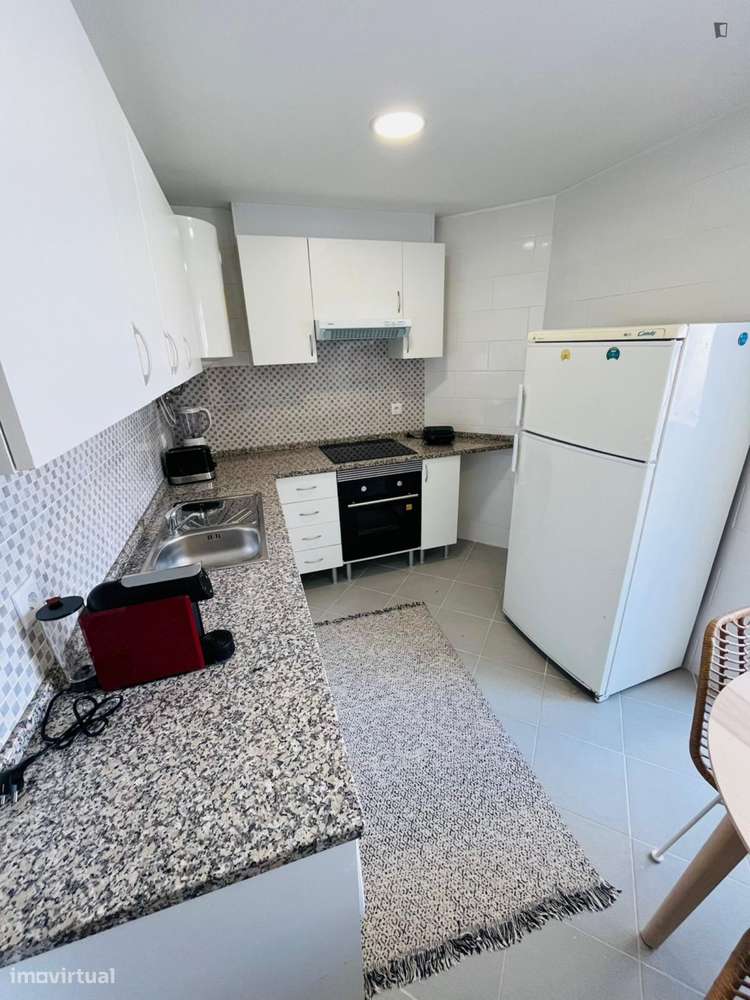 Quarto - localizado em Trafaria Lisbon - Grande imagem: 5/9